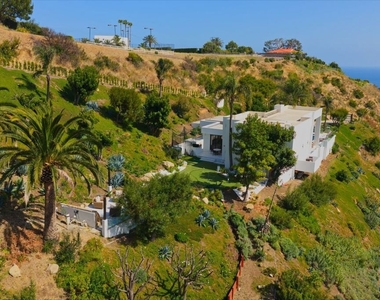 3851 Sweetwater Canyon Drive - Photo Thumbnail 23
