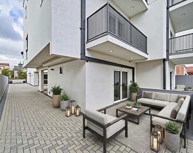 1108 Queen Anne Place - Photo Thumbnail 12