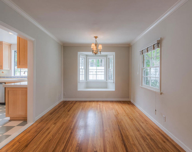 4110 Sunnyslope Avenue - Photo Thumbnail 5