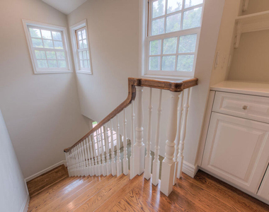 4110 Sunnyslope Avenue - Photo Thumbnail 16