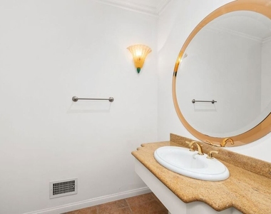 517 N Elm Drive - Photo Thumbnail 8