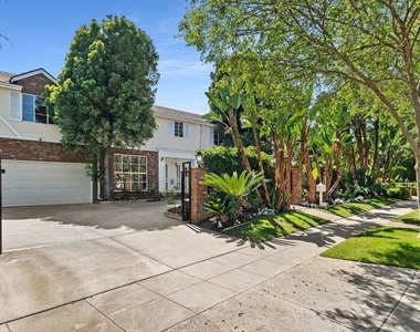 517 N Elm Drive - Photo Thumbnail 4