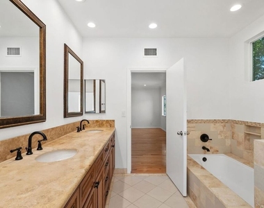 517 N Elm Drive - Photo Thumbnail 43
