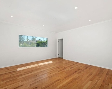 517 N Elm Drive - Photo Thumbnail 32