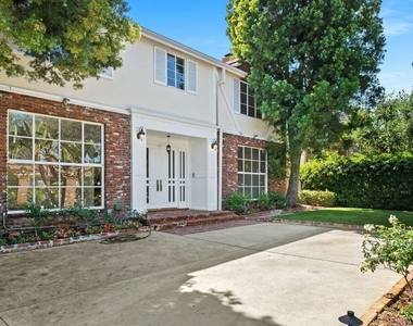 517 N Elm Drive - Photo Thumbnail 6