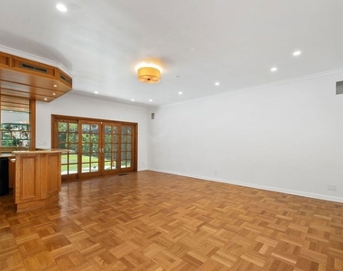 517 N Elm Drive - Photo Thumbnail 13