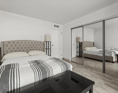 4316 Marina City Drive - Photo Thumbnail 14