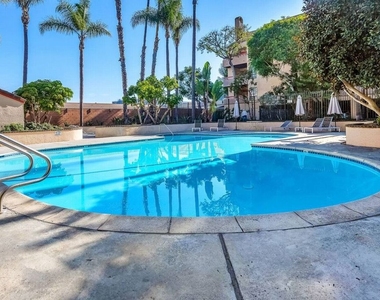 941 W Carson Street - Photo Thumbnail 18