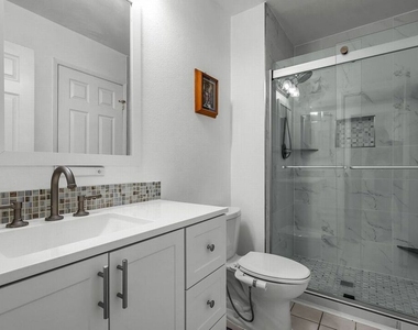 941 W Carson Street - Photo Thumbnail 6