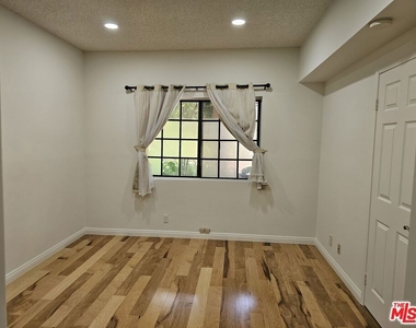 941 W Carson Street - Photo Thumbnail 12