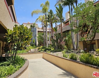 941 W Carson Street - Photo Thumbnail 19