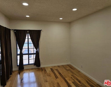 941 W Carson Street - Photo Thumbnail 11