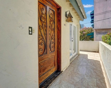 456 1/2 Smithwood Drive - Photo Thumbnail 4