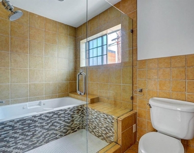456 1/2 Smithwood Drive - Photo Thumbnail 16