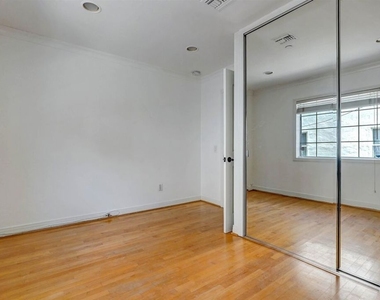 456 1/2 Smithwood Drive - Photo Thumbnail 19
