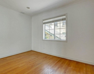 456 1/2 Smithwood Drive - Photo Thumbnail 18