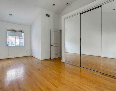 456 1/2 Smithwood Drive - Photo Thumbnail 23
