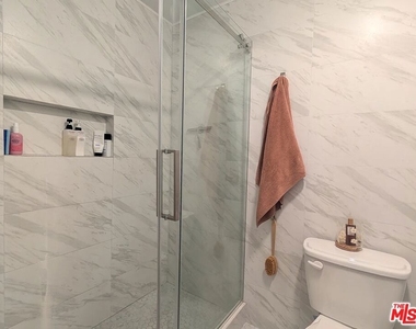7765 W 91st Street - Photo Thumbnail 14