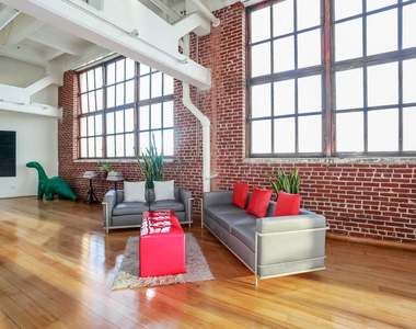 1850 E Industrial Street - Photo Thumbnail 1