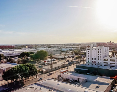 1850 E Industrial Street - Photo Thumbnail 45