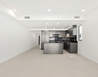 1257 N Sweetzer Avenue - Photo Thumbnail 4