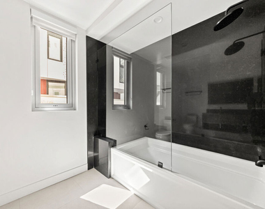 1257 N Sweetzer Avenue - Photo Thumbnail 11