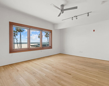 8 Brooks Avenue - Photo Thumbnail 14