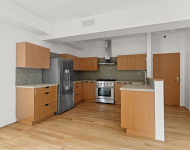 8 Brooks Avenue - Photo Thumbnail 12