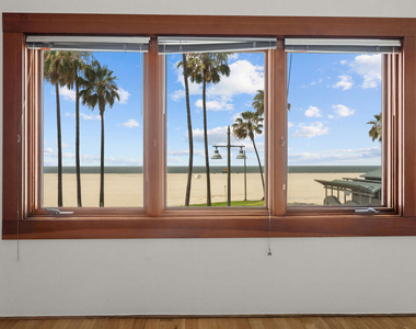 8 Brooks Avenue - Photo Thumbnail 1