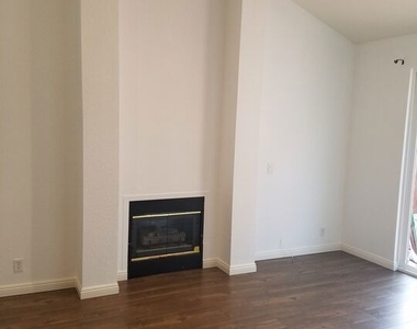 4244 Mary Ellen Avenue - Photo Thumbnail 4