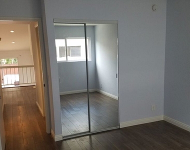 4244 Mary Ellen Avenue - Photo Thumbnail 11