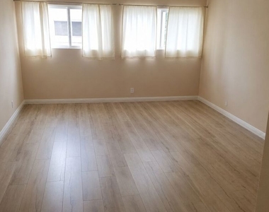 4244 Mary Ellen Avenue - Photo Thumbnail 9