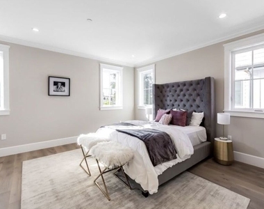 4710 Noeline Avenue - Photo Thumbnail 19