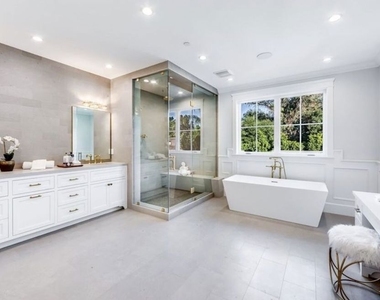 4710 Noeline Avenue - Photo Thumbnail 16