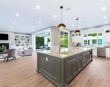 4710 Noeline Avenue - Photo Thumbnail 1
