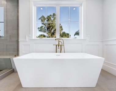 4710 Noeline Avenue - Photo Thumbnail 18