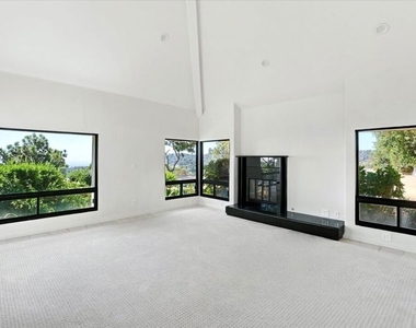 7940 Vulcan Drive - Photo Thumbnail 6