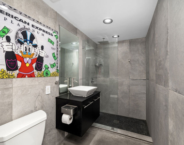 1750 N Beverly Glen Boulevard - Photo Thumbnail 31