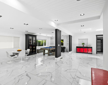 1750 N Beverly Glen Boulevard - Photo Thumbnail 11