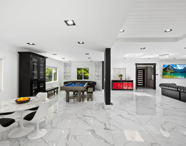 1750 N Beverly Glen Boulevard - Photo Thumbnail 10