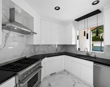 1750 N Beverly Glen Boulevard - Photo Thumbnail 15