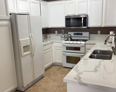 27875 Avenida Maravilla - Photo Thumbnail 4