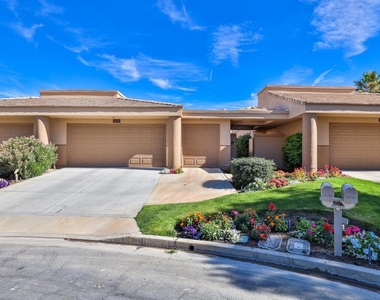 55764 Oak Tree - Photo Thumbnail 2