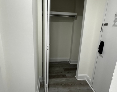 West 34th Street - Photo Thumbnail 6