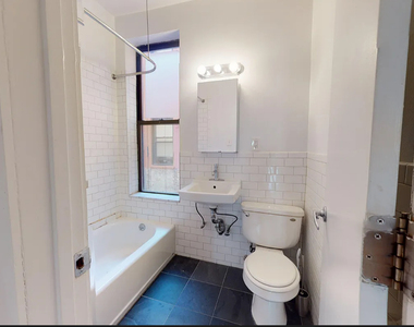East 91st Street - Photo Thumbnail 8