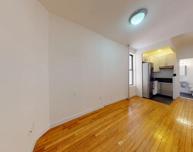 East 91st Street - Photo Thumbnail 3