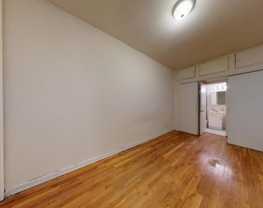 East 88th Street - Photo Thumbnail 3