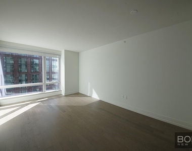 Tenth Avenue - Photo Thumbnail 7
