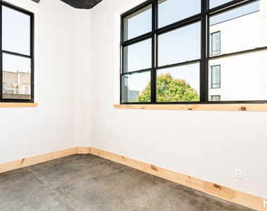 255 18th St - Photo Thumbnail 14