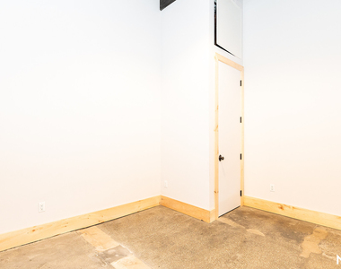 255 18th St - Photo Thumbnail 1